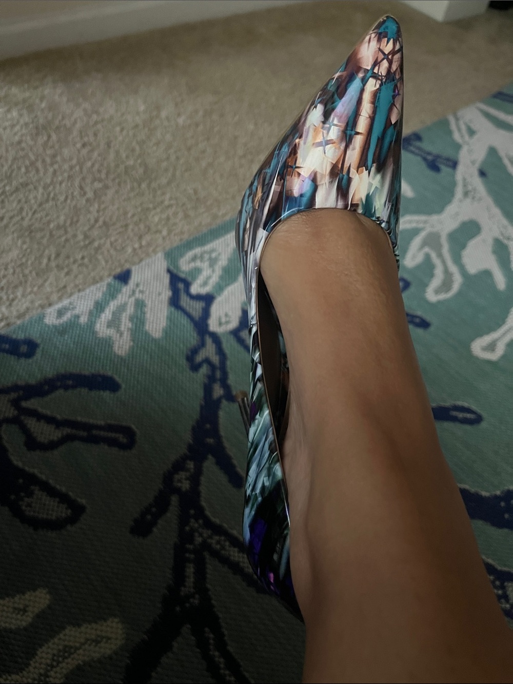Steve Madden Pointed Toe Floral-Print Pumps in multicolor - Picture 11 of 13